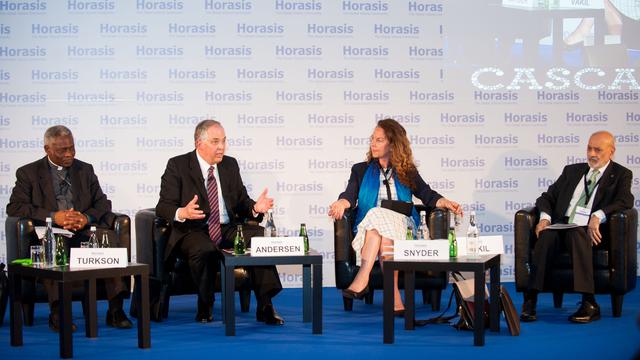 Elder Neil L. Andersen bei Horasis Global Meeting