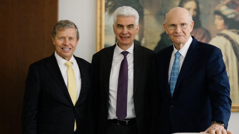 Botschaften des Friedens und der Sinnhaftigkeit hallen von Bukarest bis Barcelona wider